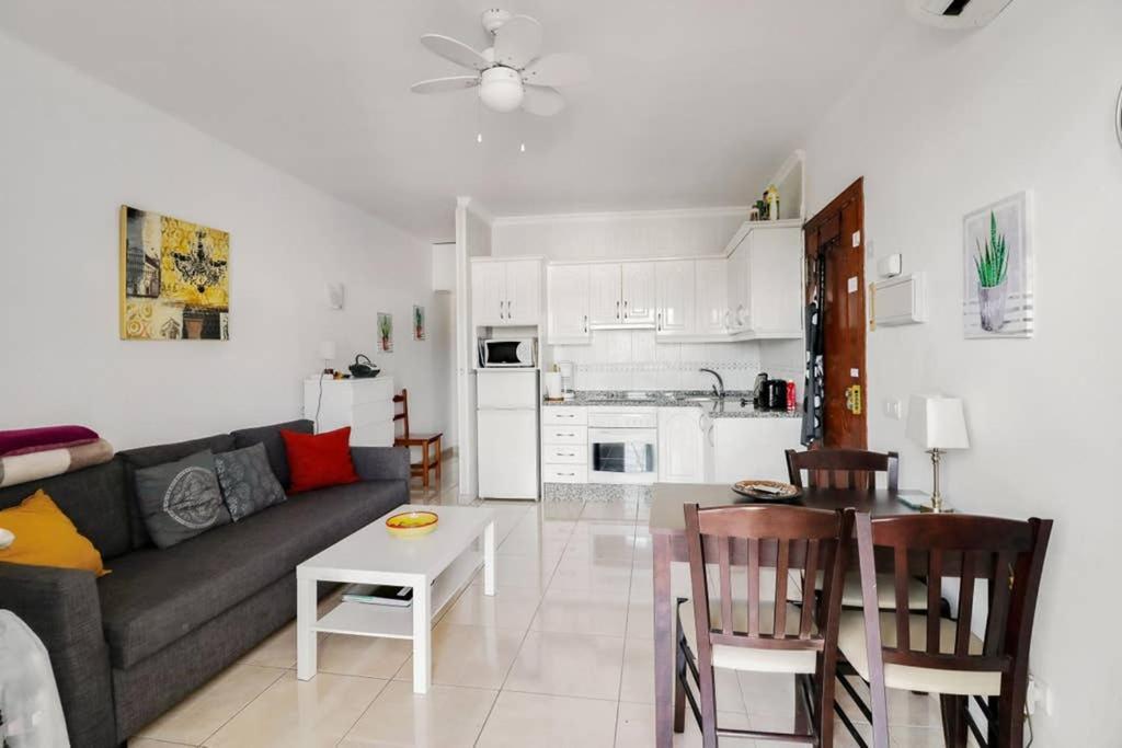 Capistrano Village, 1 Bedroom + Free Wi-Fi Nerja Eksteriør billede