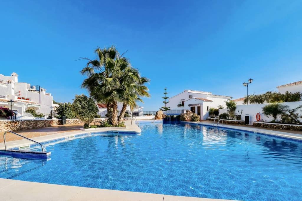 Capistrano Village, 1 Bedroom + Free Wi-Fi Nerja Eksteriør billede