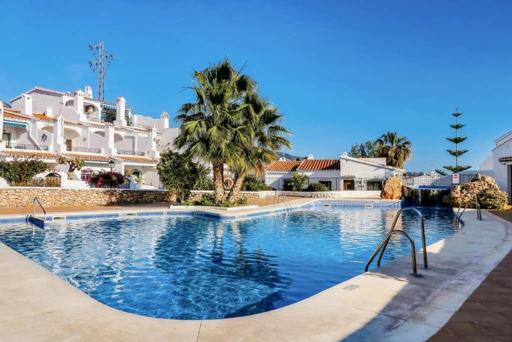 Capistrano Village, 1 Bedroom + Free Wi-Fi Nerja Eksteriør billede