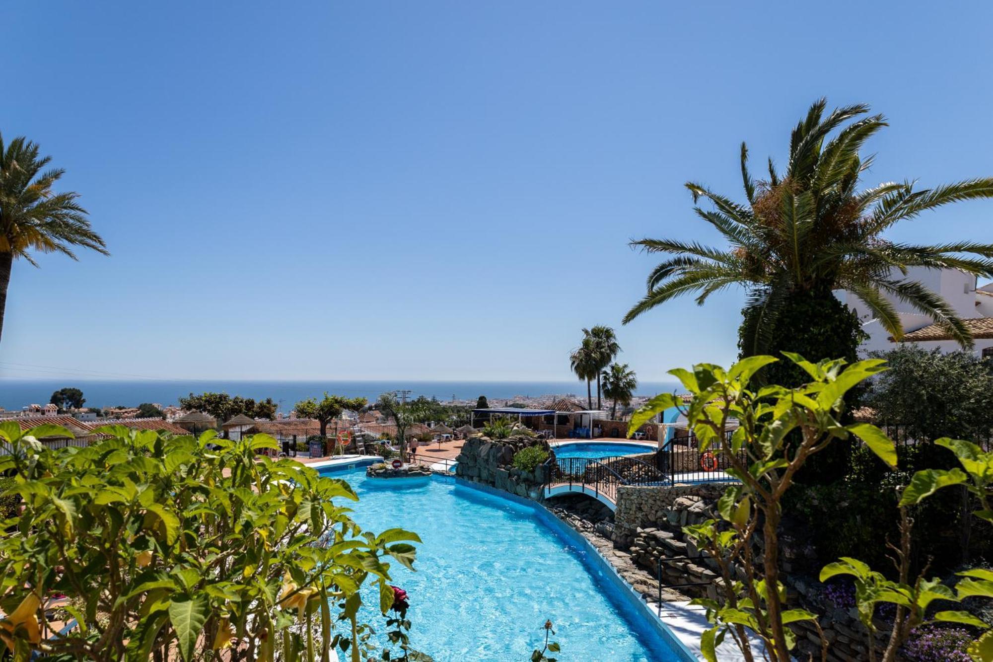 Capistrano Village, 1 Bedroom + Free Wi-Fi Nerja Eksteriør billede