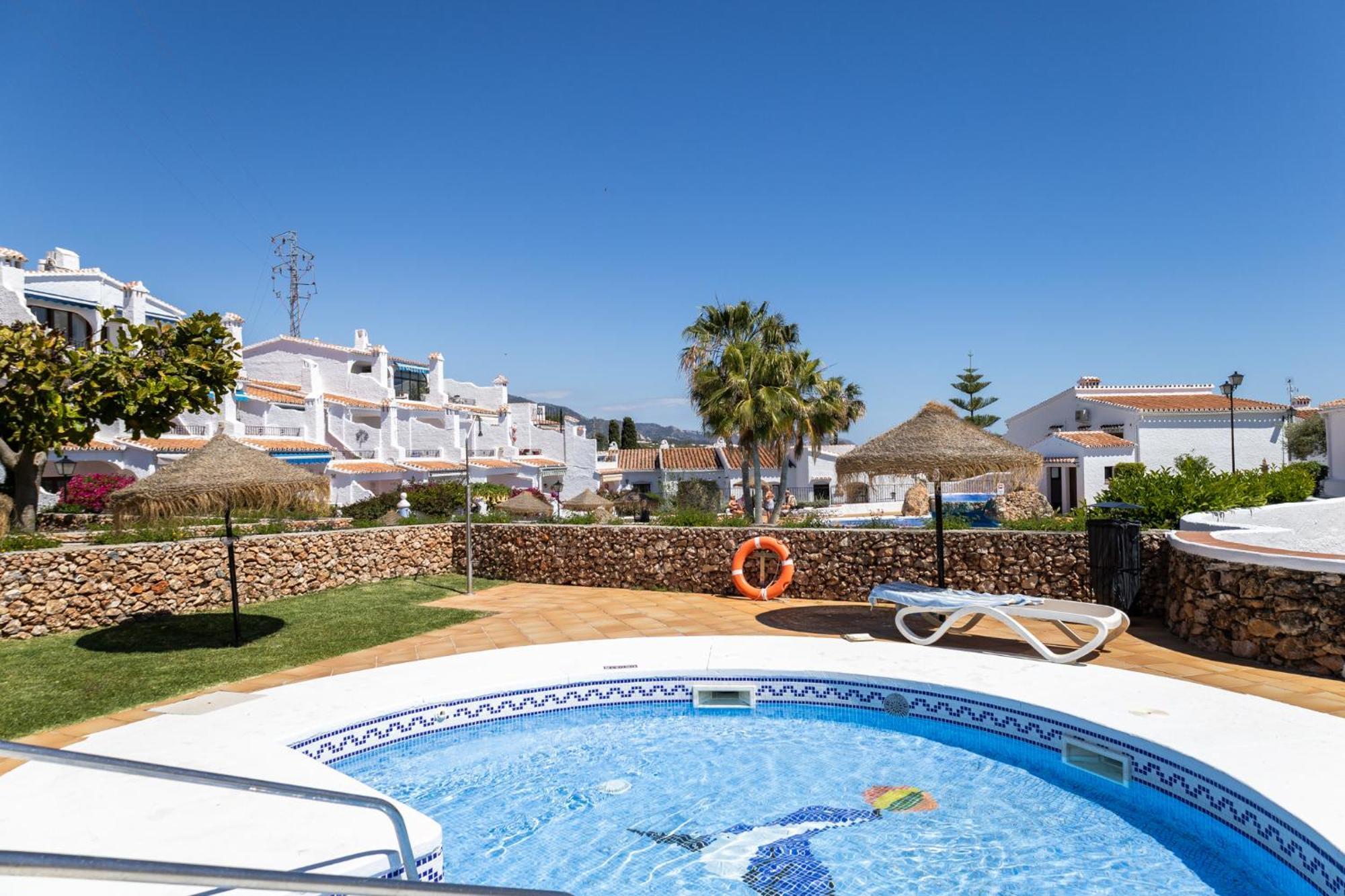 Capistrano Village, 1 Bedroom + Free Wi-Fi Nerja Eksteriør billede