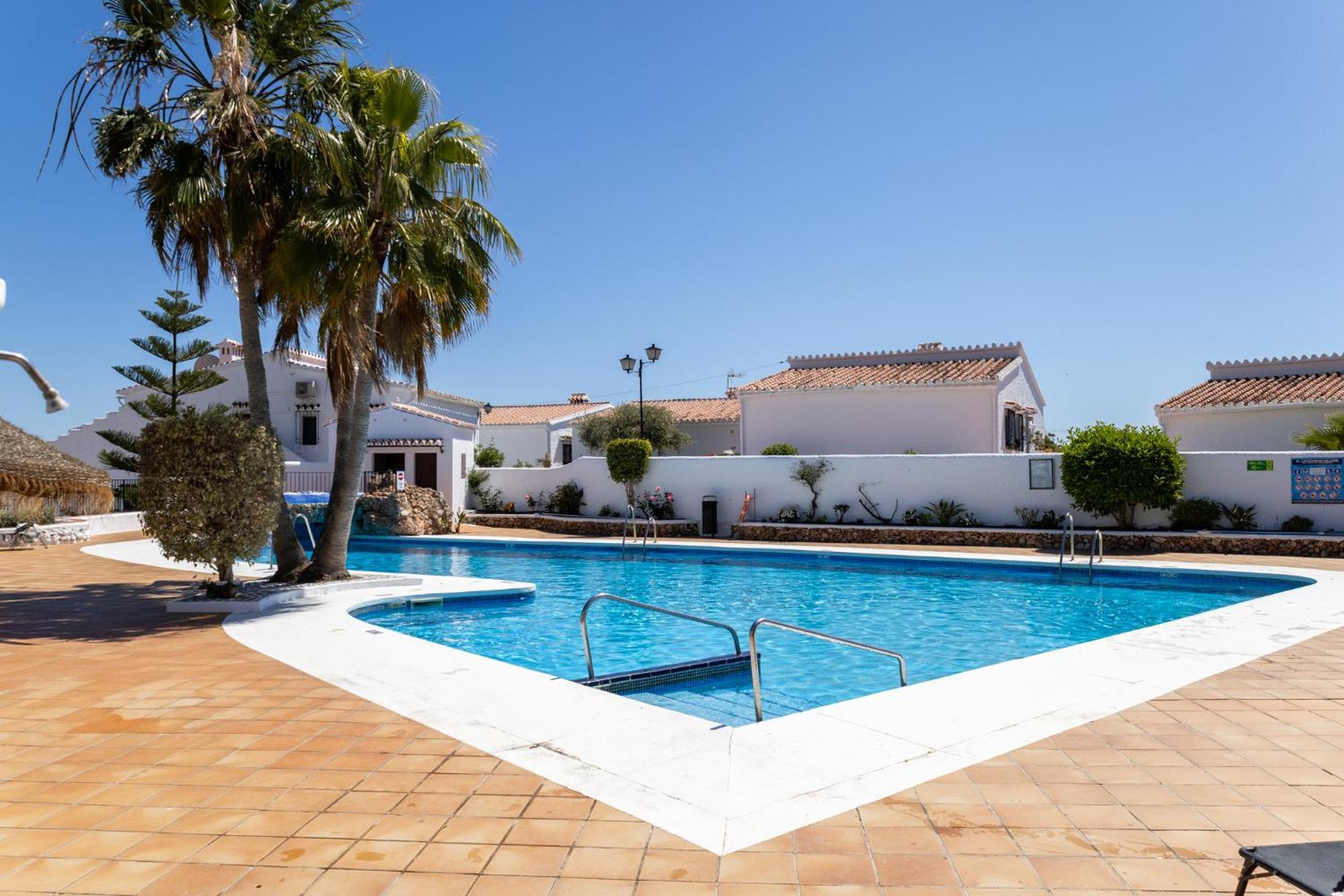 Capistrano Village, 1 Bedroom + Free Wi-Fi Nerja Eksteriør billede