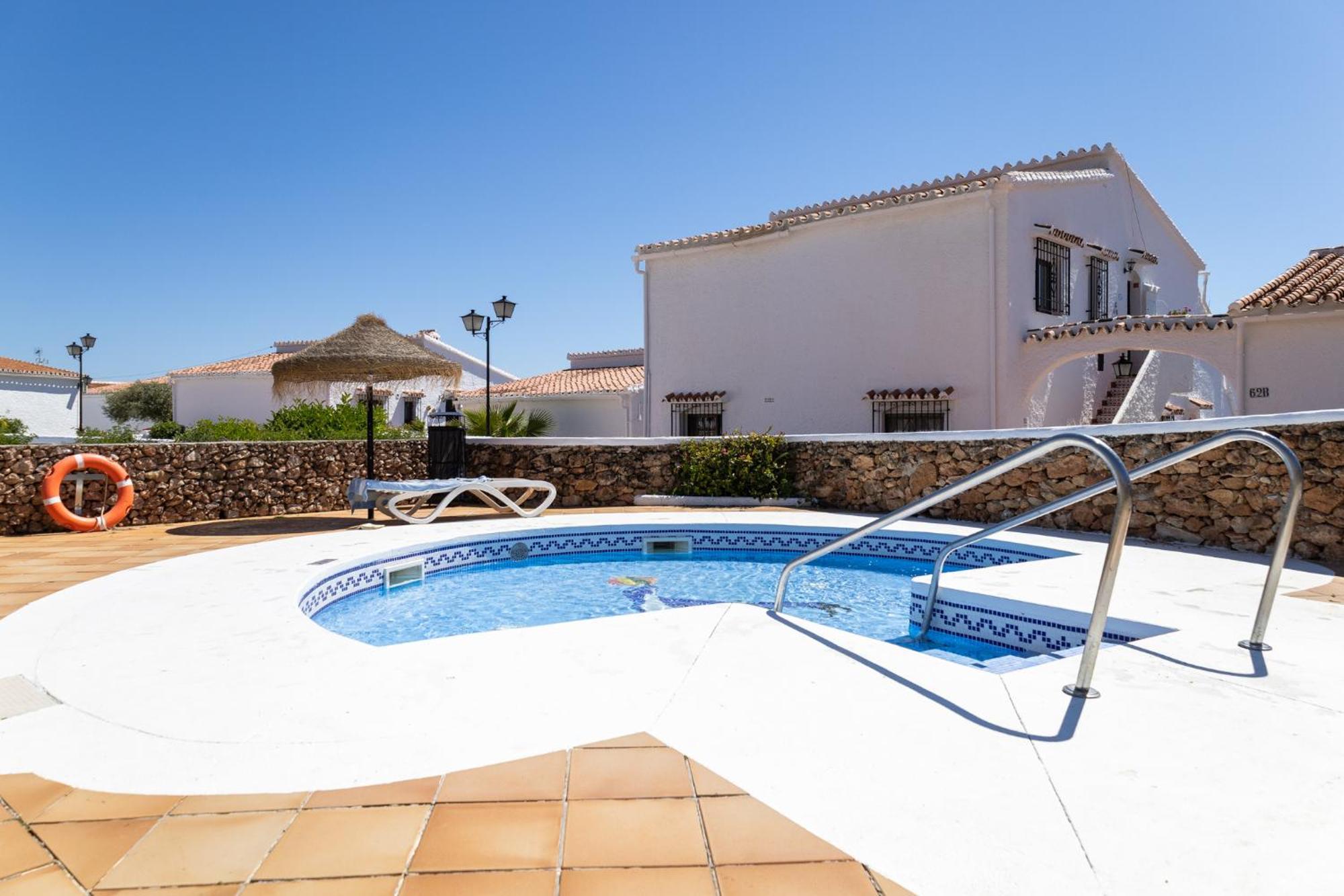 Capistrano Village, 1 Bedroom + Free Wi-Fi Nerja Eksteriør billede